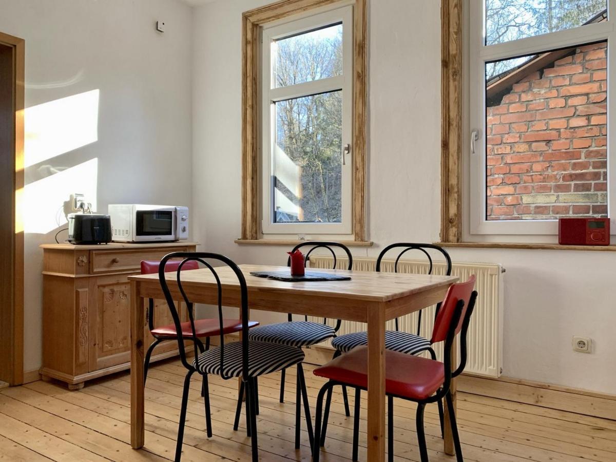 Familienferienhaus "Zur Alten Waescherei" Schmiedefeld am Rennsteig Eksteriør bilde